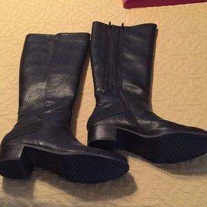 A2 by AEROSOLES BLACK BOOTS